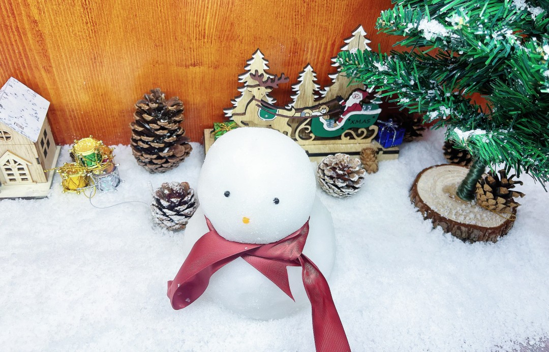 Water-retaining agent for field crops