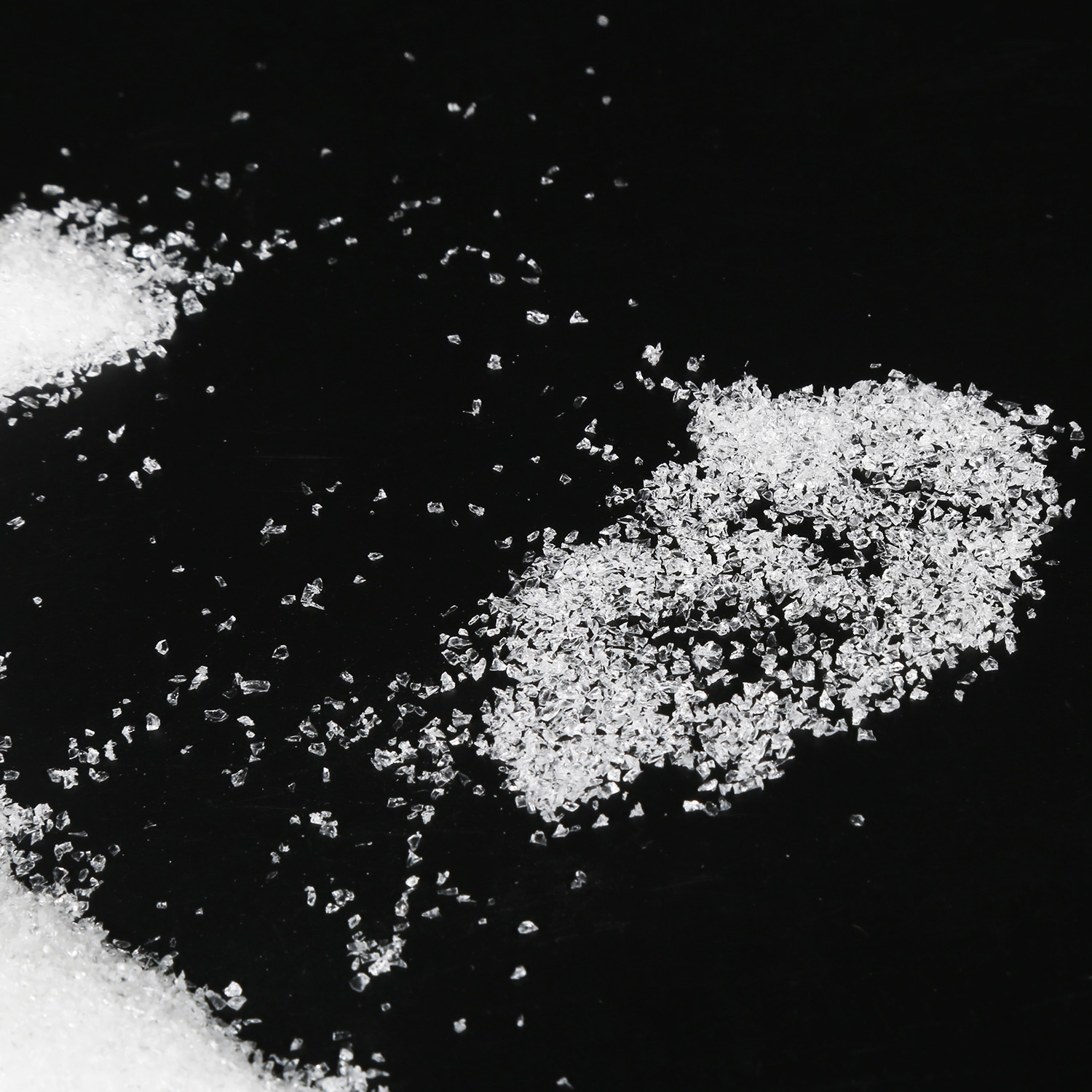 Water-retaining agent for field crops.